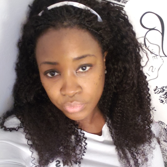 Meet your Posher, Sandra - Picture 3 of 3